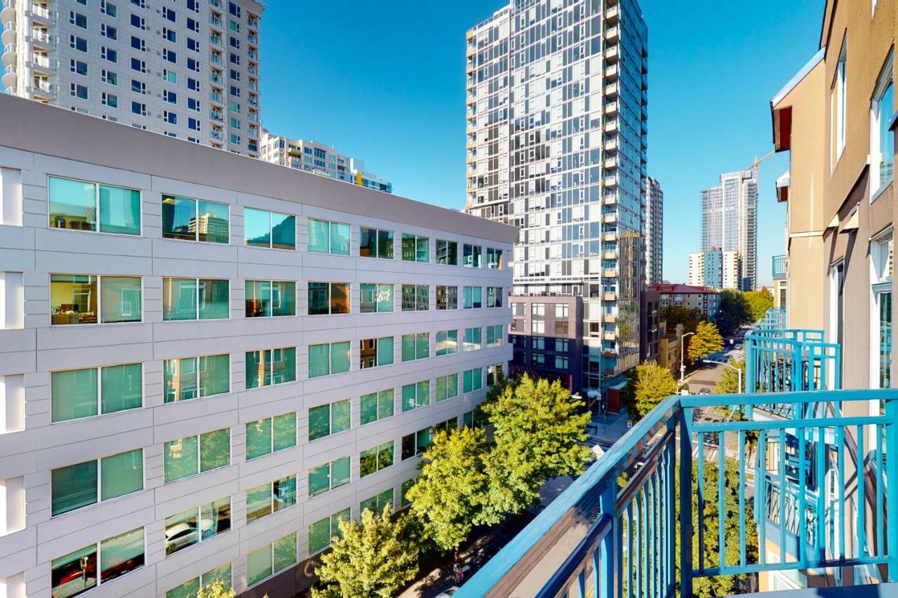 Belltown Court Sunset Suite Seattle Exterior photo