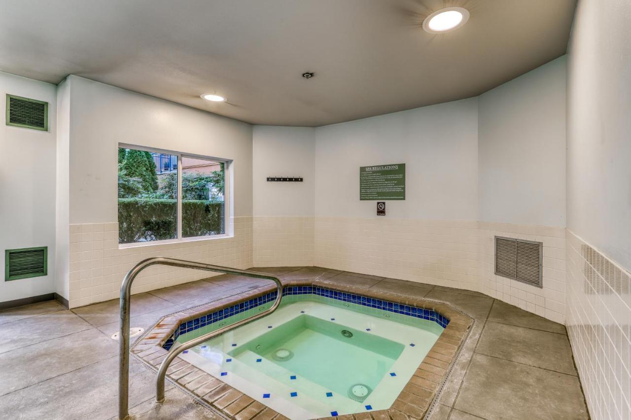 Belltown Court Sunset Suite Seattle Exterior photo